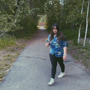 Meet your Posher, Ellison